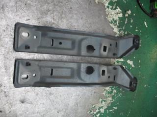 кронштейн (крепление) Audi 100 4A/C4 1994, 2.3 л., бензин, МКПП, седан