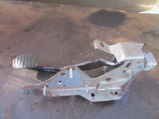 педаль тормоза Renault Clio 2 поколение [2-й рестайлинг] 2006, 1.5 л., дизель, МКПП, хетчбэк 5 дв., 8200275889A