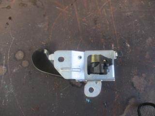ручка внутренняя передняя левая Mitsubishi Carisma 1 поколение 1998, MR138449