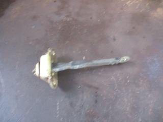 ограничитель открывания двери Mitsubishi Carisma 1 поколение 1997