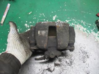 суппорт передний левый Citroen Xsara Picasso 1 поколение 2000, 1.8 л., бензин, МКПП, минивэн