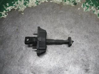 ограничитель открывания двери Toyota Avensis 2 поколение (T250) 2006