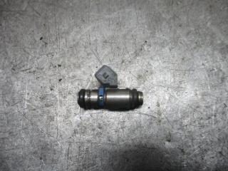 форсунка Volkswagen Golf 3 поколение 1999, 1.4 л., бензин, 036031Q