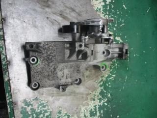 кронштейн генератора Volkswagen Touran 1 поколение 2005, 03G903143A