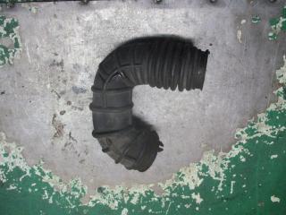 патрубок воздушного фильтра Ford Fiesta 5 поколение 2005, 1.3 л., бензин, 2S619R504DC