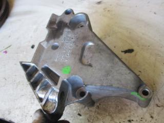 кронштейн (крепление) Volkswagen Golf 4 поколение 2006, 1.9 л., дизель, 03G199207A