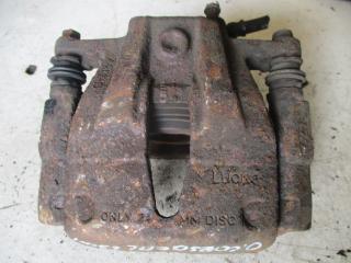 суппорт передний левый Opel Corsa C 2001