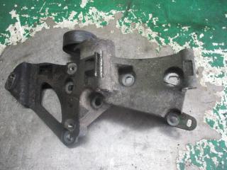 кронштейн генератора Renault Scenic 2 поколение 2004, 1.5 л., дизель, 8200048486