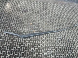 щеткодержатель (поводок стеклоочистителя, дворник) Ford Focus 1 поколение 1999, 1.8 л., бензин, МКПП, седан, XS4117527AB