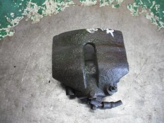 суппорт передний правый Volkswagen Passat B6 2006