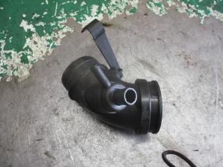 патрубок воздушного фильтра Audi A4 B5 1996, 1.8 л., бензин, МКПП, седан, 058133356D