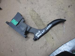 педаль Volkswagen Polo 3 поколение [рестайлинг] 2000, 1.0 л., бензин, МКПП, хетчбэк 5 дв., 6N1172153E