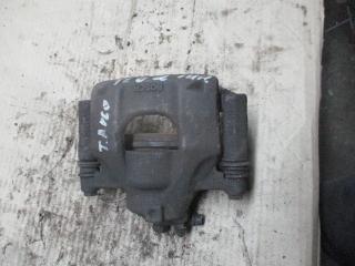 суппорт передний правый Toyota Aygo 1 поколение AB10 [рестайлинг] 2009, 1.0 л., бензин, МКПП, хетчбэк 5 дв.