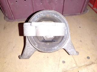 подушка крепления двигателя Opel Astra H 2005, 1.9 л., дизель, МКПП, универсал, 24427298