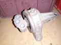 подушка крепления двигателя Opel Astra H 2005, 1.9 л., дизель, МКПП, универсал, 24427298 - фото №3