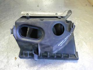 корпус воздушного фильтра Audi A4 B5 1997, 1.8 л., бензин, МКПП, седан, 058133843