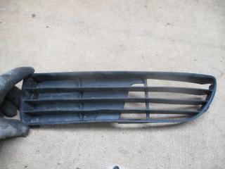 заглушка (решетка) в бампер Audi A4 B5 1997, 1.8 л., бензин, МКПП, седан, 8D0807345