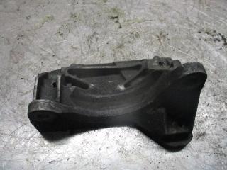кронштейн двигателя Audi A6 4A/C4 1995, 4A0199354