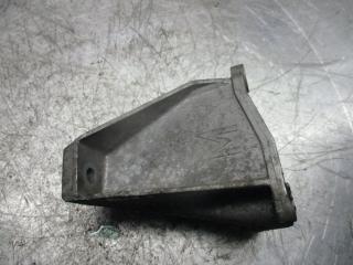 кронштейн КПП Audi A4 B5 1998, 1.6 л., бензин, 8D0399113AB
