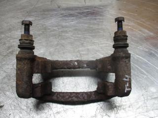 скоба суппорта Volkswagen Transporter T4 1994, 1.9 л., дизель