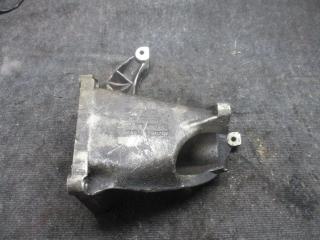 кронштейн полуоси Volkswagen Sharan 1 поколение 1999, 7M0199207B