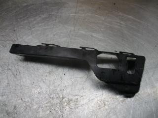 крепление бампера Ford Focus 1 поколение [рестайлинг] 2005, 1.6 л., бензин, МКПП, универсал, 4M5117E857AC