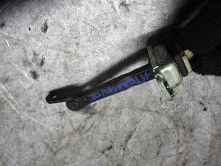 ограничитель открывания двери Hyundai Terracan 1 поколение 2003, 2.9 л., дизель, АКПП, внедорожник 5 дв.