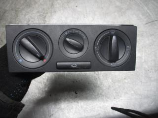 блок управления печки / климат-контроля Volkswagen Golf 4 поколение 2002, 1J0819045F