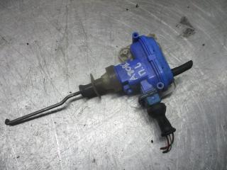 активатор (привод) замка двери Audi 80 B3 1989