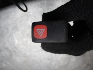 кнопка аварийной сигнализации Volkswagen Polo 2 поколение [рестайлинг] 1994, 6N1953235