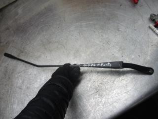 щеткодержатель (поводок стеклоочистителя, дворник) Fiat Punto 2 поколение [рестайлинг] 2009, 1.2 л., бензин, МКПП, хетчбэк 5 дв., 51701423