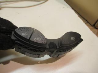 кнопка обогрева заднего стекла Ford Focus 1 поколение 1999, 1.8 л., бензин, МКПП, седан, 98AG19A945BP