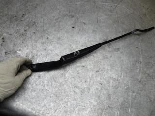 щеткодержатель (поводок стеклоочистителя, дворник) Volkswagen Golf 3 поколение 1995, 1H1955409B