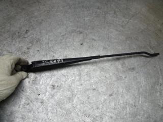 щеткодержатель (поводок стеклоочистителя, дворник) Ford Escort 5 поколение [2-й рестайлинг] 1998, 91AG17526A1A