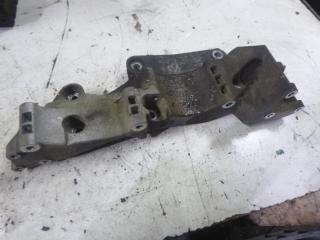 кронштейн генератора Skoda Octavia 1 поколение (A4) [рестайлинг] 2000, 2.0 л., бензин, МКПП, универсал, 06A903143P