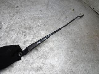 щеткодержатель (поводок стеклоочистителя, дворник) Mercedes-Benz Vito W638 2000, A6388202344