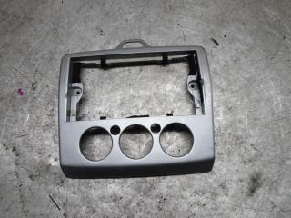 рамка под магнитолу Ford Focus 1 поколение [рестайлинг] 2005, 1.6 л., бензин, МКПП, универсал, 4M5118522