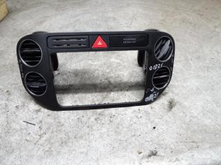 рамка под магнитолу Volkswagen Golf Plus 1 поколение 2007, 1.9 л., дизель, МКПП, хетчбэк 5 дв., 5M0858071K