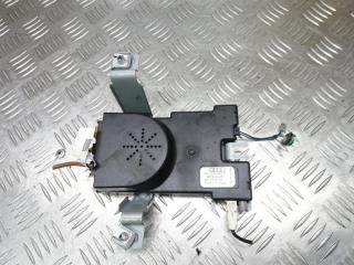 усилитель антенны Audi A3 8P [2-й рестайлинг] 2013, 1.2 л., бензин, МКПП, хетчбэк 5 дв., 8P4035225D