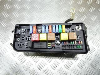 блок предохранителей Opel Vectra C 2004, 2.2 л., бензин, МКПП, универсал, 13144711