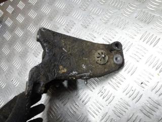 кронштейн двигателя Volkswagen Golf 3 поколение 1995, 1H0199354H