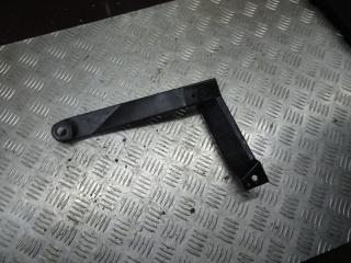 крепление бампера Volkswagen Touareg 1 поколение 2005, 3.0 л., дизель, МКПП, внедорожник 5 дв., 7L6807861