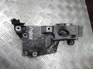 кронштейн генератора Skoda Fabia 1 поколение [рестайлинг] 2006, 1.9 л., дизель, МКПП, универсал, 038903143R