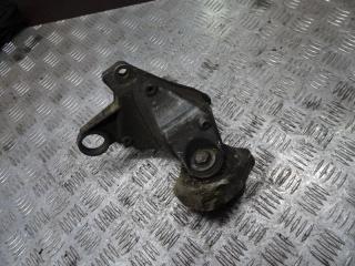 кронштейн КПП Volkswagen Passat B5 1998, 8D0399114S