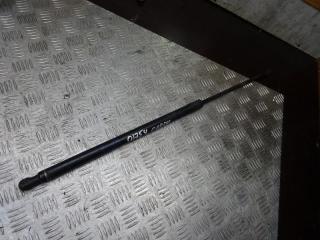 амортизатор крышки багажника (3-5 двери) Volkswagen Caddy 3 поколение 2008, 2.0 л., бензин, МКПП, минивэн, 2K0827550