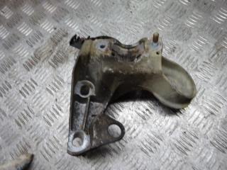 втулка стабилизатора Audi A6 4B/C5 1998, 2.8 л., бензин, МКПП, универсал, 4B0199352B