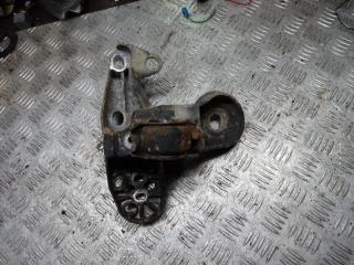 втулка стабилизатора Volkswagen Passat B5 1999, 1.9 л., дизель, МКПП, универсал, 4B0199351A