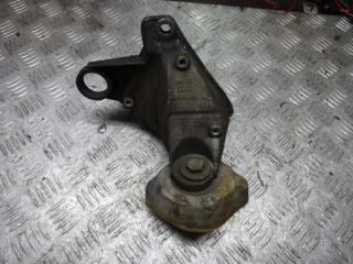 кронштейн КПП Volkswagen Passat B5 1998, 8D0399114S