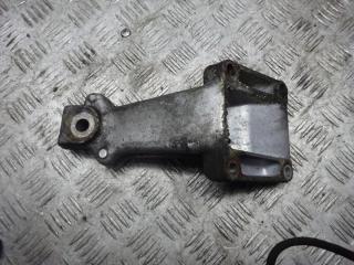 кронштейн двигателя Mercedes-Benz Sprinter 1 поколение (W901-905) [рестайлинг] 2003, 2.2 л., дизель, A6112230404