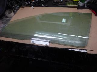 стекло двери передней левой Volvo V40 1 поколение [рестайлинг] 2000